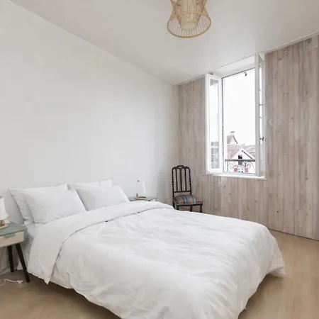 Apartment De Caractere Au Coeur Du Centre Avec Tres Belle Terrasse *