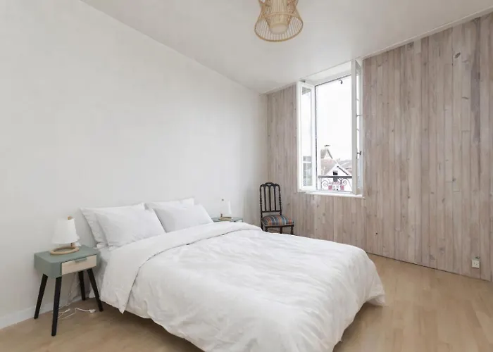 Apartment De Caractere Au Coeur Du Centre Avec Tres Belle Terrasse *