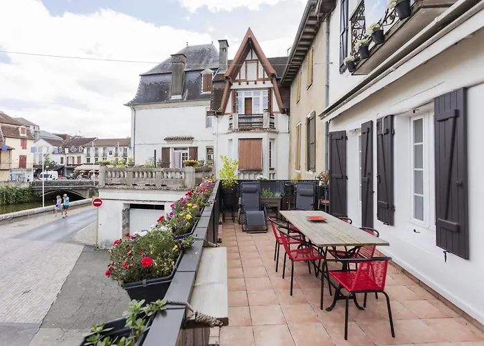 De Caractere Au Coeur Du Centre Avec Tres Belle Terrasse * Salies-de-Bearn