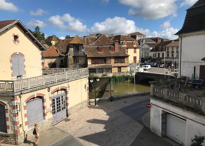 De Caractere Au Coeur Du Centre Avec Tres Belle Terrasse * Salies-de-Bearn